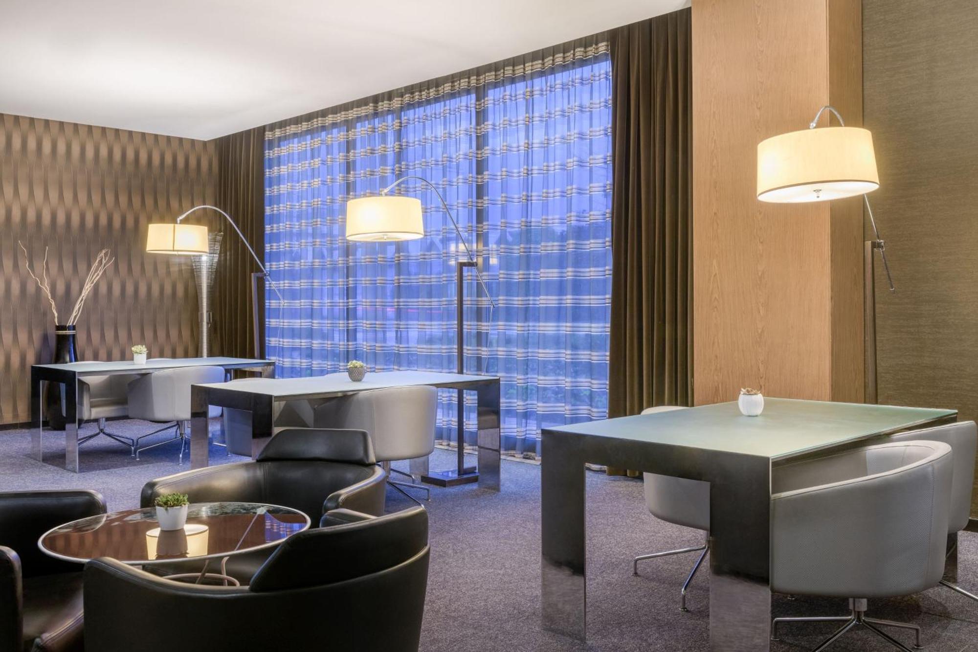 Ac Hotel Brescia By Marriott Экстерьер фото